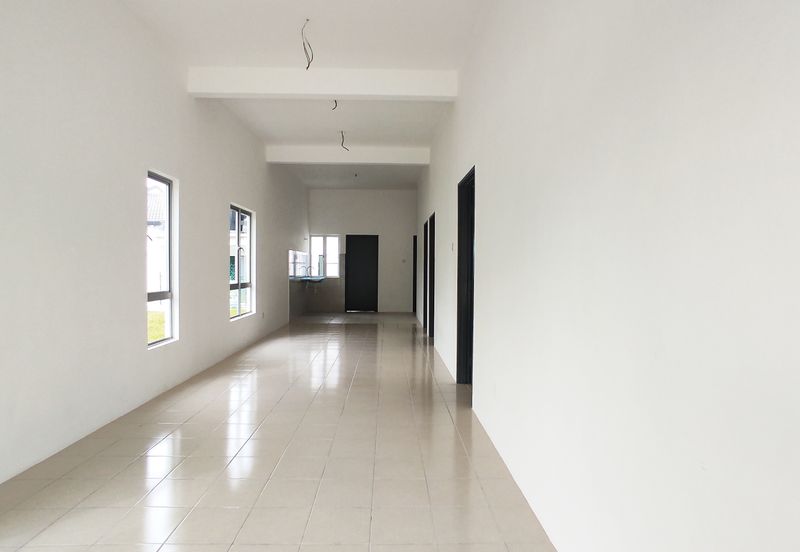 Rumah Teres Setingkat Baru 4 Bilik Tidur Mantin Pajam Nilai Semenyih Kajang