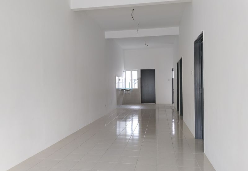 Rumah Teres Setingkat Baru 4 Bilik Tidur Mantin Pajam Nilai Semenyih Kajang