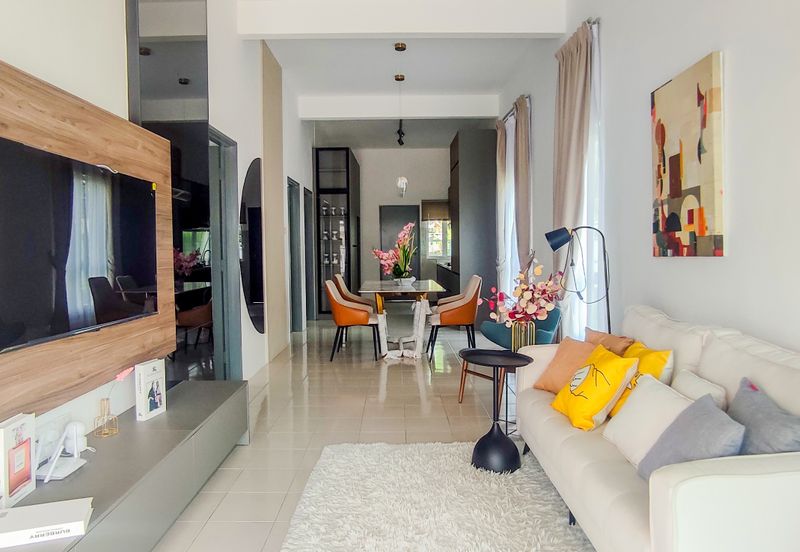 Rumah Teres Setingkat Baru 4 Bilik Tidur Mantin Pajam Nilai Semenyih Kajang