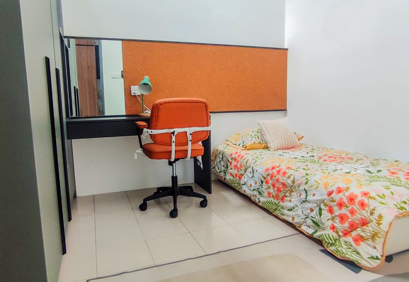 Rumah Teres Setingkat Baru 4 Bilik Tidur Mantin Pajam Nilai Semenyih Kajang