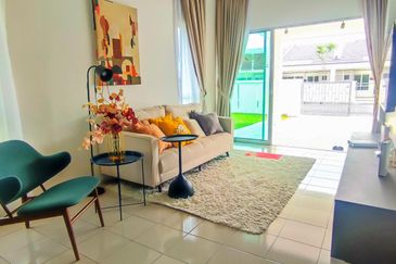 Rumah Teres Setingkat Baru 4 Bilik Tidur Mantin Pajam Nilai Semenyih Kajang