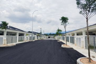 Rumah Teres Setingkat Baru 4 Bilik Tidur Mantin Pajam Nilai Semenyih Kajang