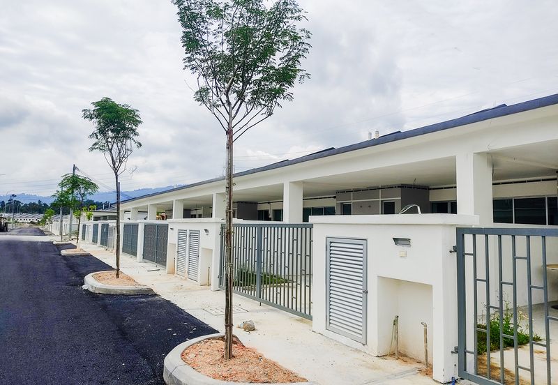 Rumah Teres Setingkat Baru 4 Bilik Tidur Mantin Pajam Nilai Semenyih Kajang