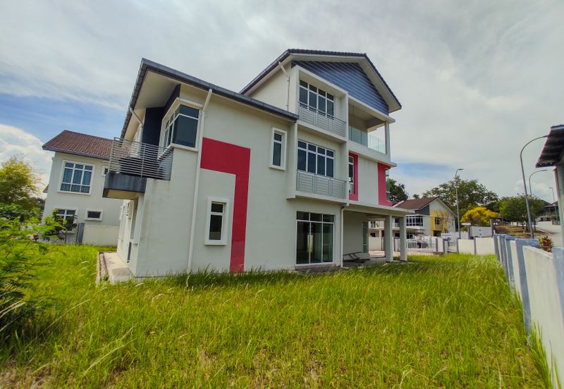 Seremban 2.5 Storey Brand New Bungalow | Taman Cenderawasih, Mambau Seremban