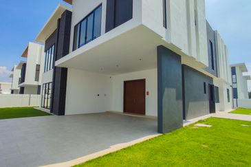 [Ready Move In] 2 Storey Bungalow with Cash Back | Bandar Sri Sendayan