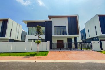 [Ready Move In] 2 Storey Bungalow with Cash Back | Bandar Sri Sendayan