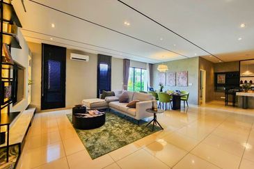 Developer Show House Corner Open for Sale Seremban 2 Storey Fully Furnished Bandar Enstek Labu Sepang