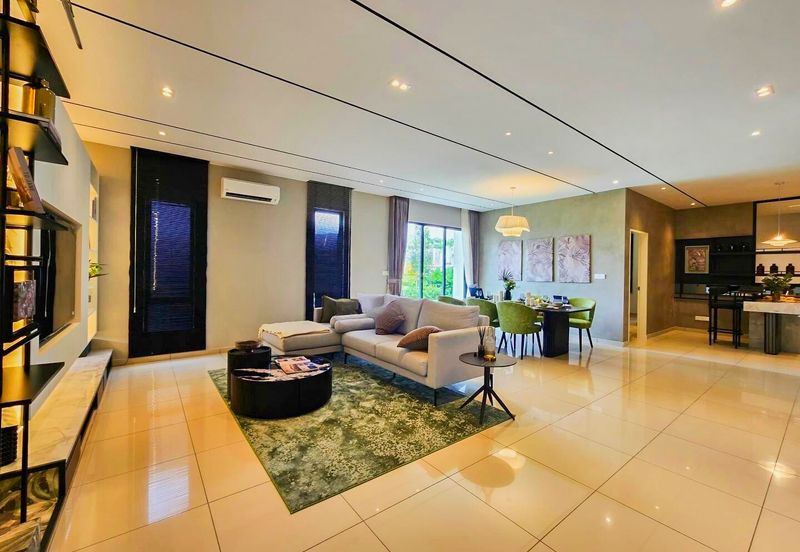 Developer Show House Corner Open for Sale Seremban 2 Storey Fully Furnished Bandar Enstek Labu Sepang