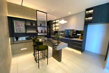 Developer Show House Corner Open for Sale Seremban 2 Storey Fully Furnished Bandar Enstek Labu Sepang