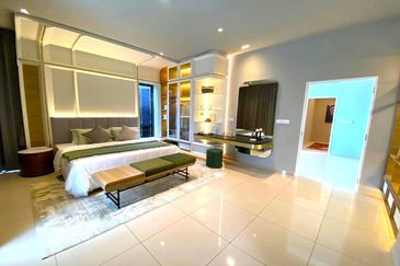 Developer Show House Corner Open for Sale Seremban 2 Storey Fully Furnished Bandar Enstek Labu Sepang