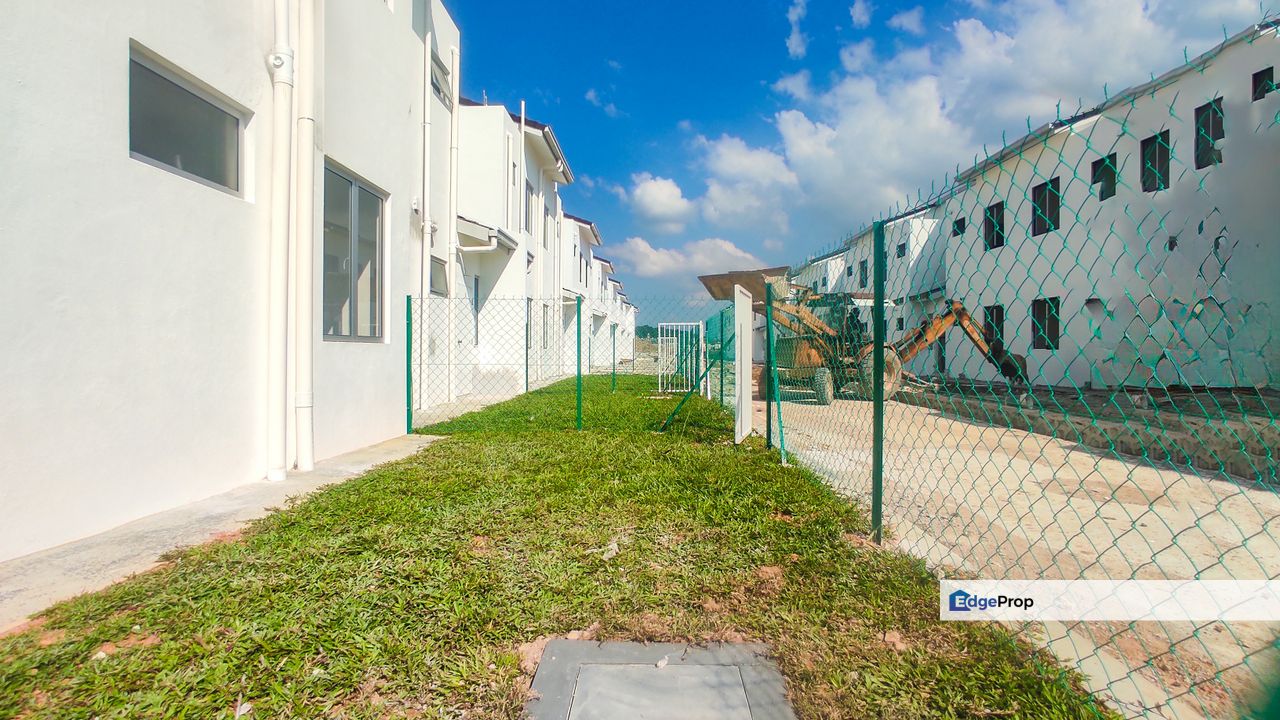 Seremban 2 Storey Ready Move In Hill Top Eka Heights Lumina Ferra Verra Meora, Negeri Sembilan, Seremban