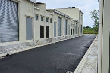 Pusat Komersial Bidara Ria Single Storey Shoplot For Rent Sendayan Labu Gadong