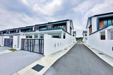 Seremban 2 Storey Terraced End Lot For Rent | Rimbun Kiara Kepayang Seremban Town