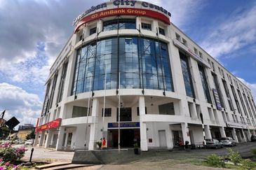 Office Unit for Rent ( Corner 3,066sqft ) Seremban City Centre - Nice Corner View