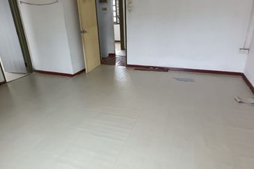 Rumah Teres 2 Tingkat dekat Pantai Telok Kemang Port Dickson