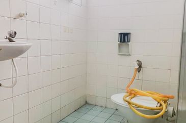 Rumah Teres 2 Tingkat dekat Pantai Telok Kemang Port Dickson