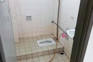 Rumah Teres 2 Tingkat dekat Pantai Telok Kemang Port Dickson