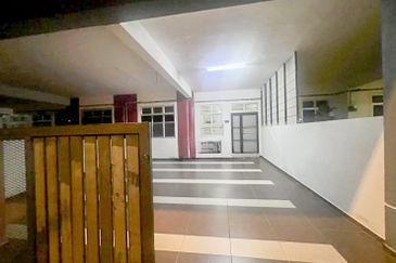 Rumah Teres Sewa | Taman Belida Batu 8, Port Dickson