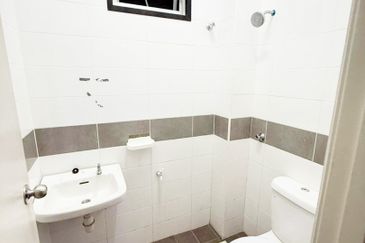 Rumah Teres Sewa | Taman Belida Batu 8, Port Dickson