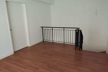 Gated Guarded 2-Storey Home Close to Major Factories in Senawang  Modern End Lot Terrace for Rent Near Samsung, Senawang