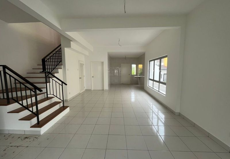 Gated Guarded 2-Storey Home Close to Major Factories in Senawang  Modern End Lot Terrace for Rent Near Samsung, Senawang