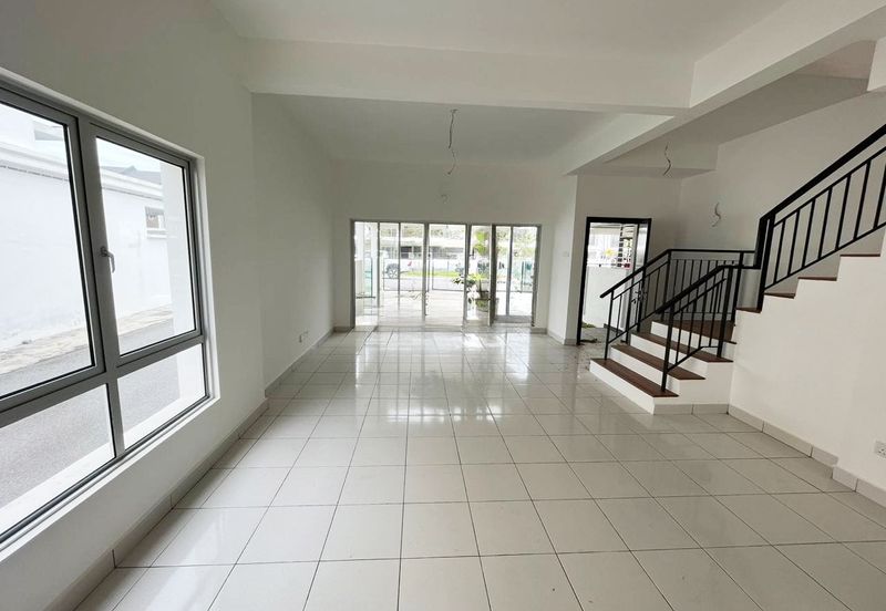Gated Guarded 2-Storey Home Close to Major Factories in Senawang  Modern End Lot Terrace for Rent Near Samsung, Senawang