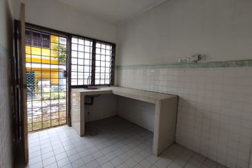 Rumah 2 Tingkat Depan Rumah Nampak Laut!  | Taman Bayu Port Dickson