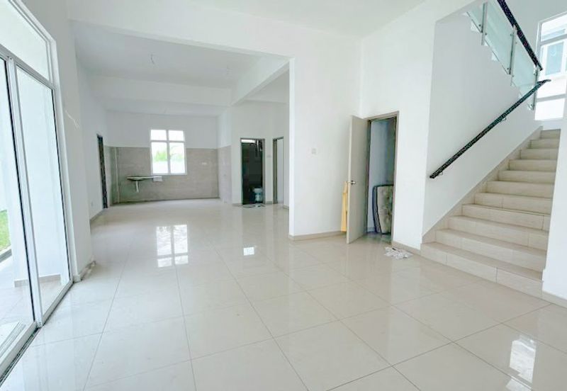 Modern 2-Storey Bungalow Walking Distance to KTM Sg Gadut Tmn Bukit Senawang 