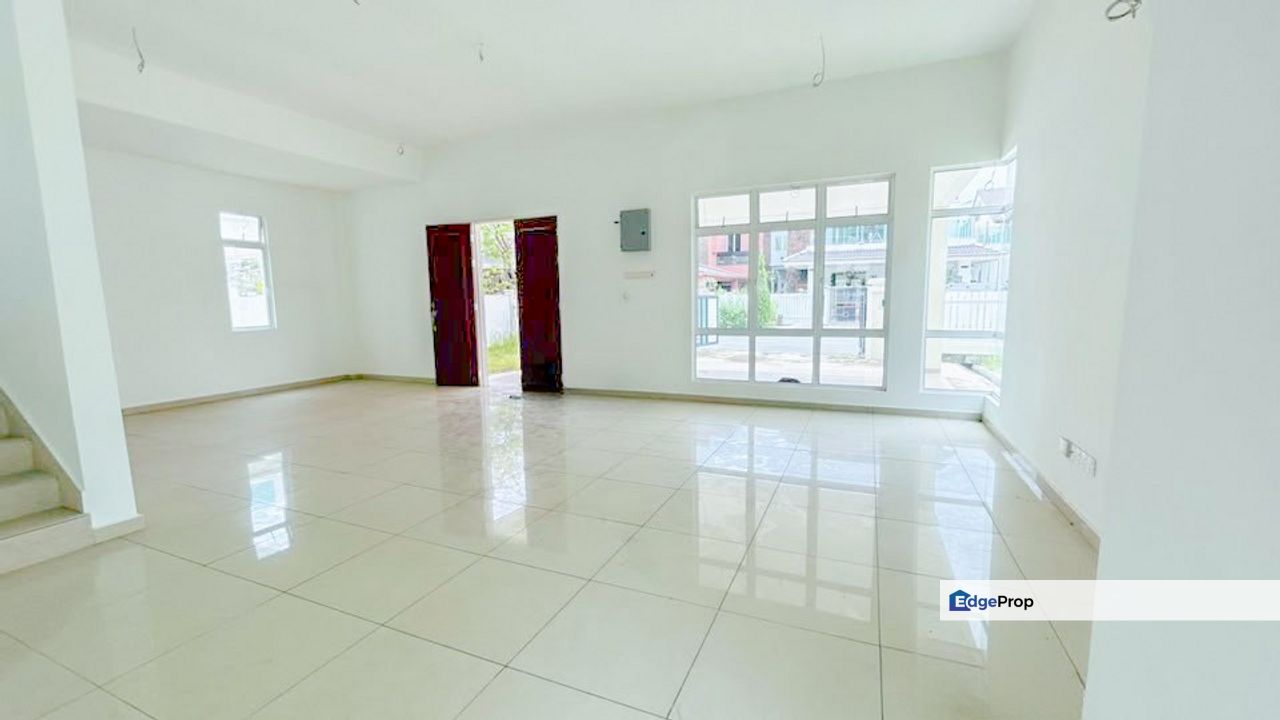 Modern 2-Storey Bungalow Walking Distance to KTM Sg Gadut Tmn Bukit Senawang , Negeri Sembilan, Senawang