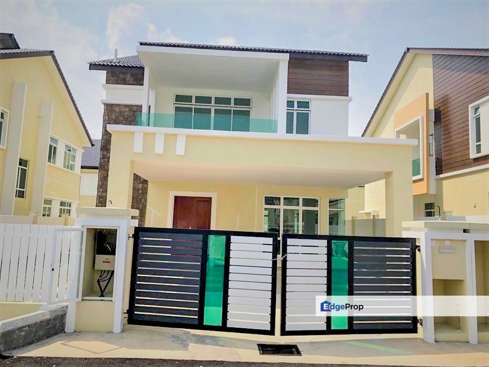 Modern 2-Storey Bungalow Walking Distance to KTM Sg Gadut Tmn Bukit Senawang , Negeri Sembilan, Senawang