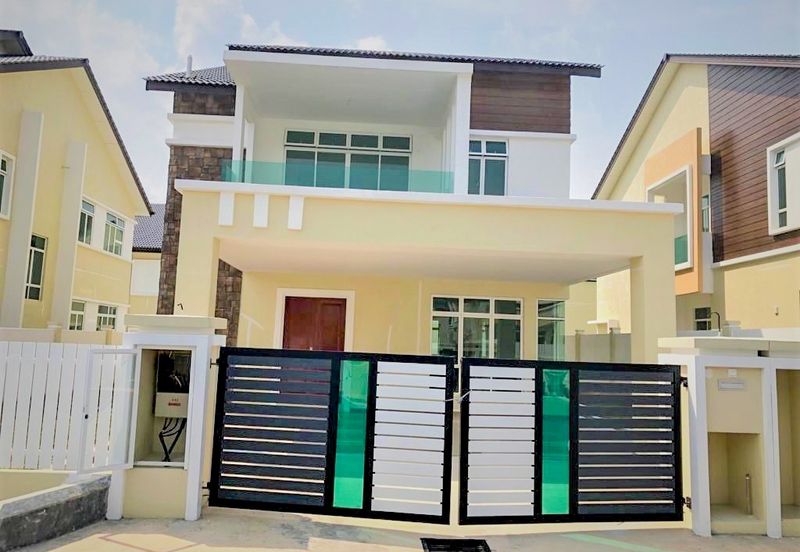 Modern 2-Storey Bungalow Walking Distance to KTM Sg Gadut Tmn Bukit Senawang 