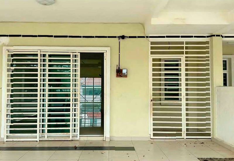 IMPIANA VILLA @TAMAN TUANKU JAAFAR