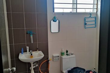 IMPIANA VILLA @TAMAN TUANKU JAAFAR