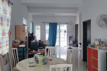 IMPIANA VILLA @TAMAN TUANKU JAAFAR