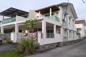 IMPIANA VILLA @TAMAN TUANKU JAAFAR