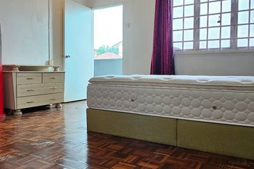 2 Storey with Fully Furnish walking distance to school