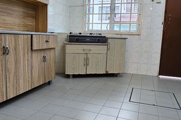 2 Storey with Fully Furnish walking distance to school