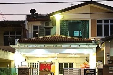 2 Storey with Fully Furnish walking distance to school