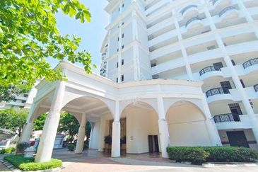 Marina Crescent Condominium