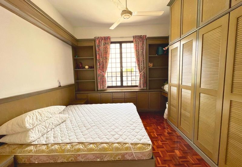 Marina Crescent Condominium