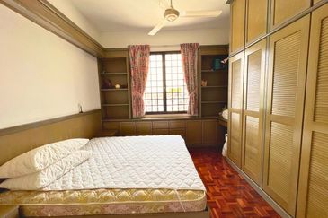 Marina Crescent Condominium