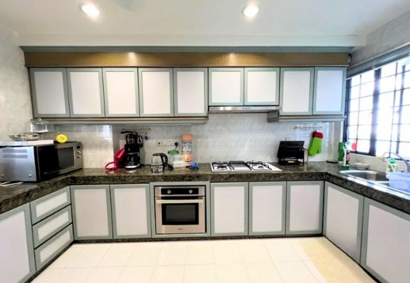 Marina Crescent Condominium