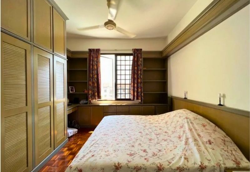 Marina Crescent Condominium