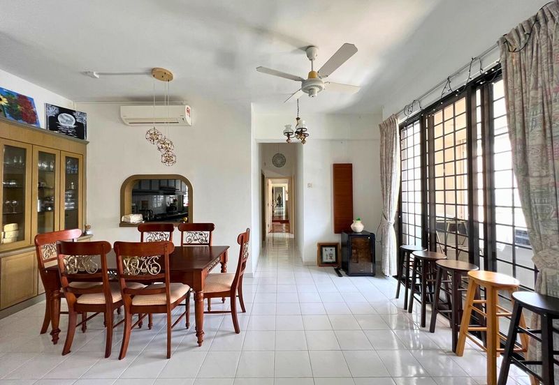 Marina Crescent Condominium