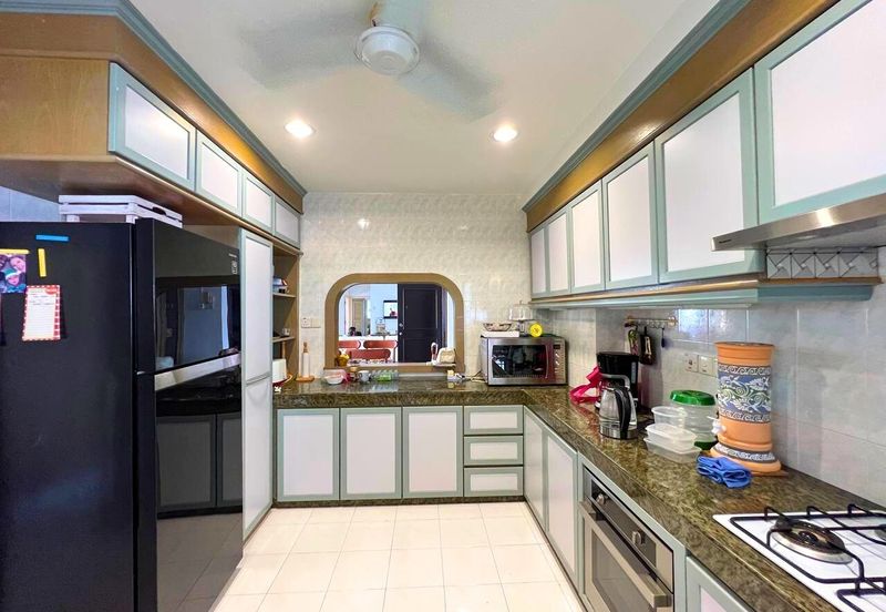 Marina Crescent Condominium