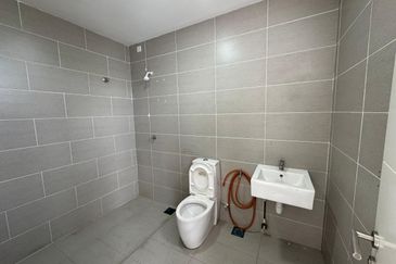 Seremban 2 Storey Facing Playground Suriaman Bandar Sri Sendayan