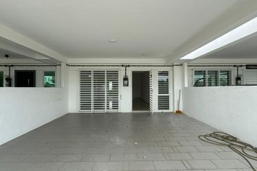 Seremban 2 Storey Facing Playground Suriaman Bandar Sri Sendayan