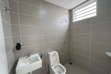 Seremban 2 Storey Facing Playground Suriaman Bandar Sri Sendayan