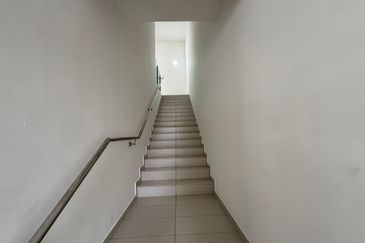 Seremban 2 Storey Facing Playground Suriaman Bandar Sri Sendayan