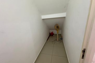 Seremban 2 Storey Facing Playground Suriaman Bandar Sri Sendayan